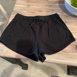 Lululemon inner glow short